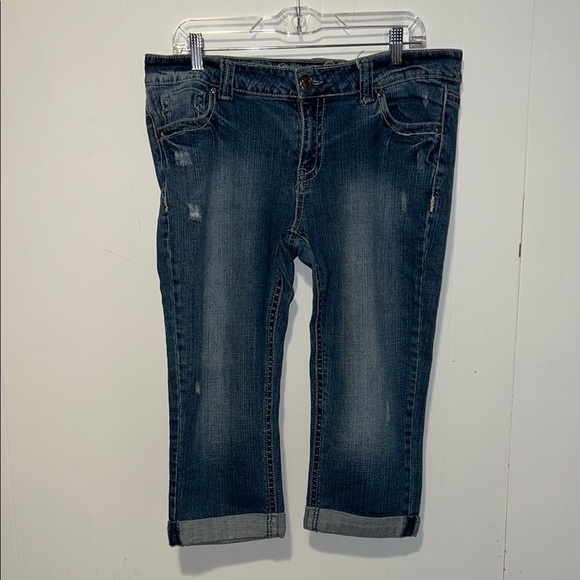 Rue 21 Women’s Jean Capris Q20 - Picture 1 of 6